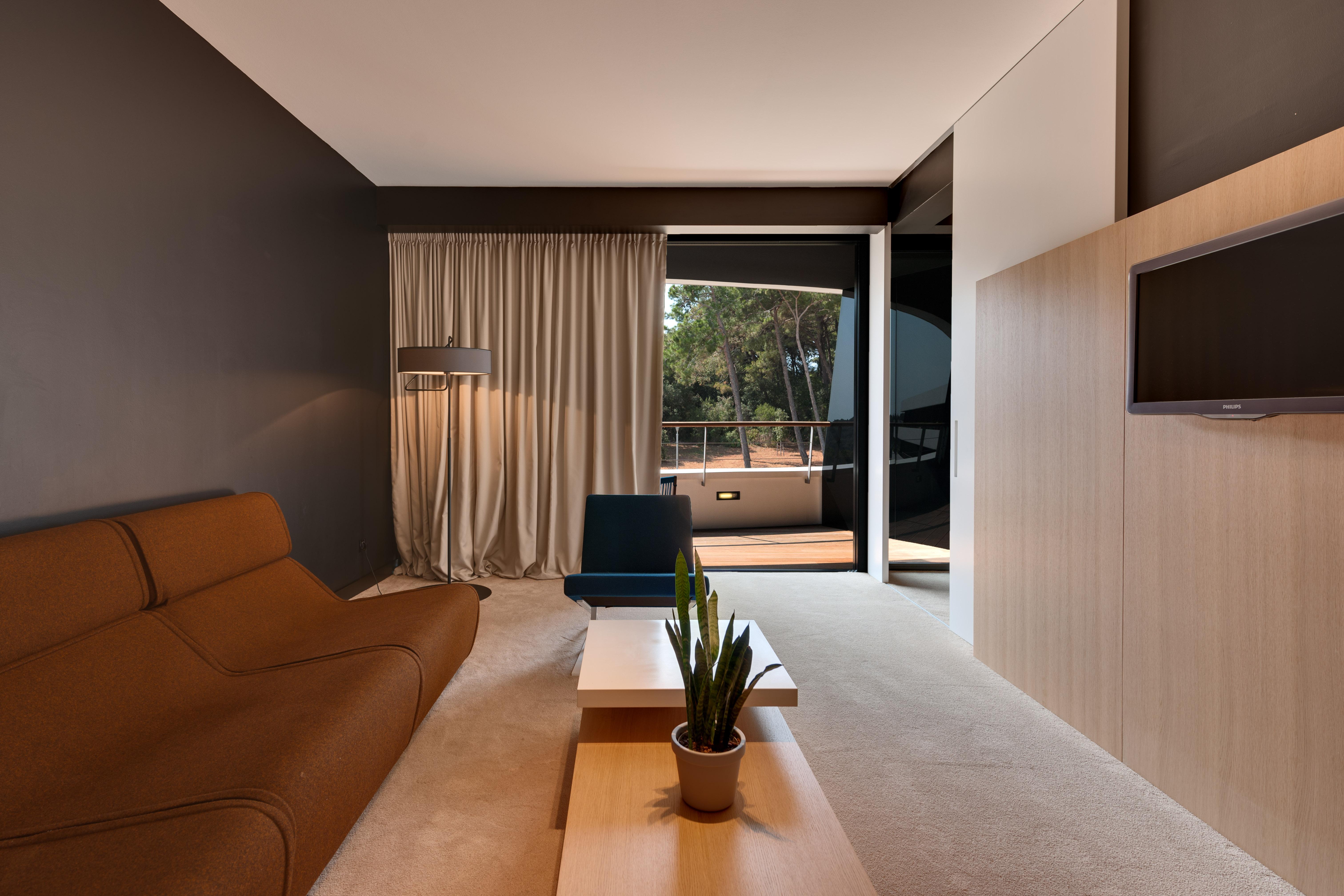 Lone Hotel By Maistra Collection Rovinj Bagian luar foto A room at the hotel