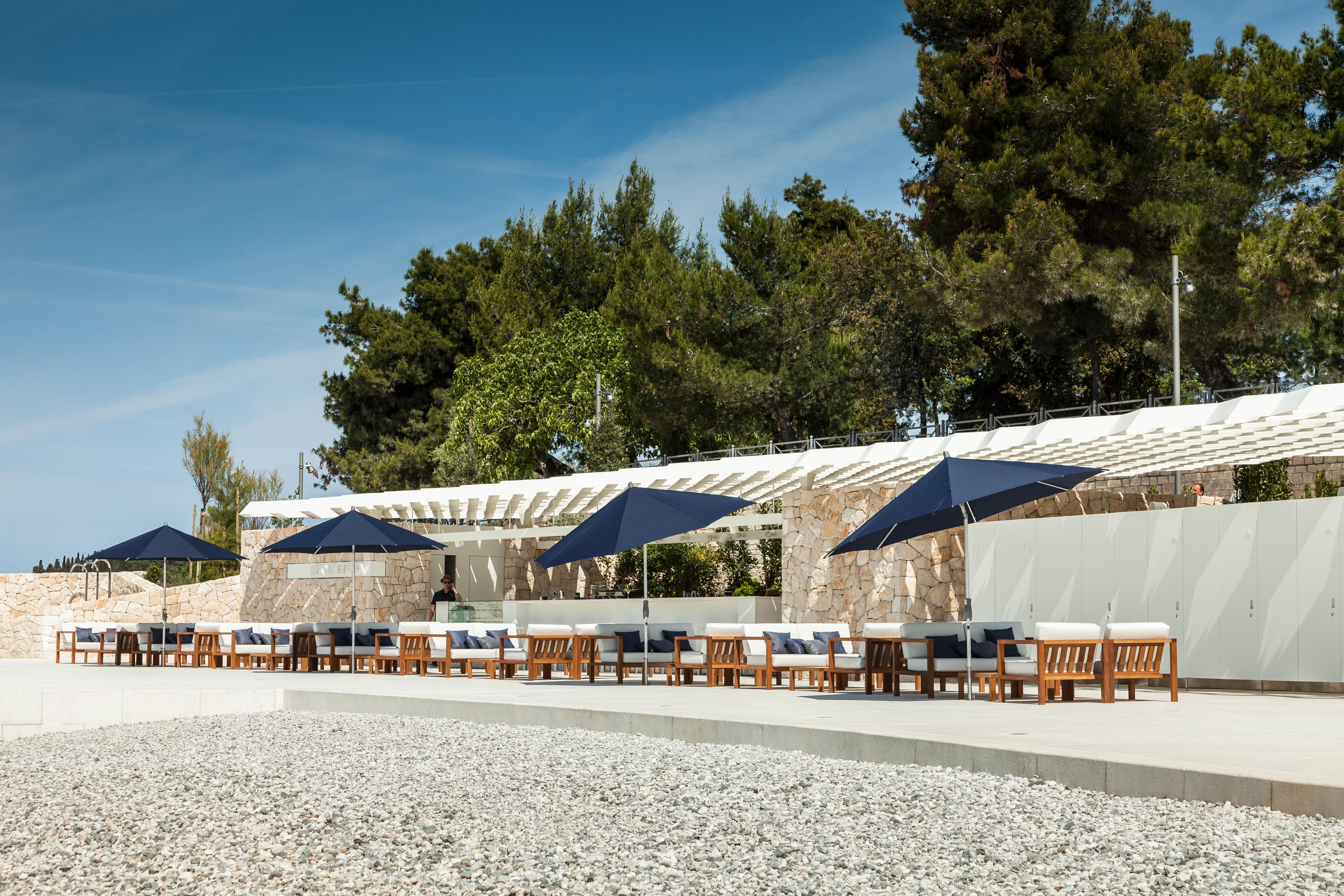 Lone Hotel By Maistra Collection Rovinj Bagian luar foto The beach at the hotel