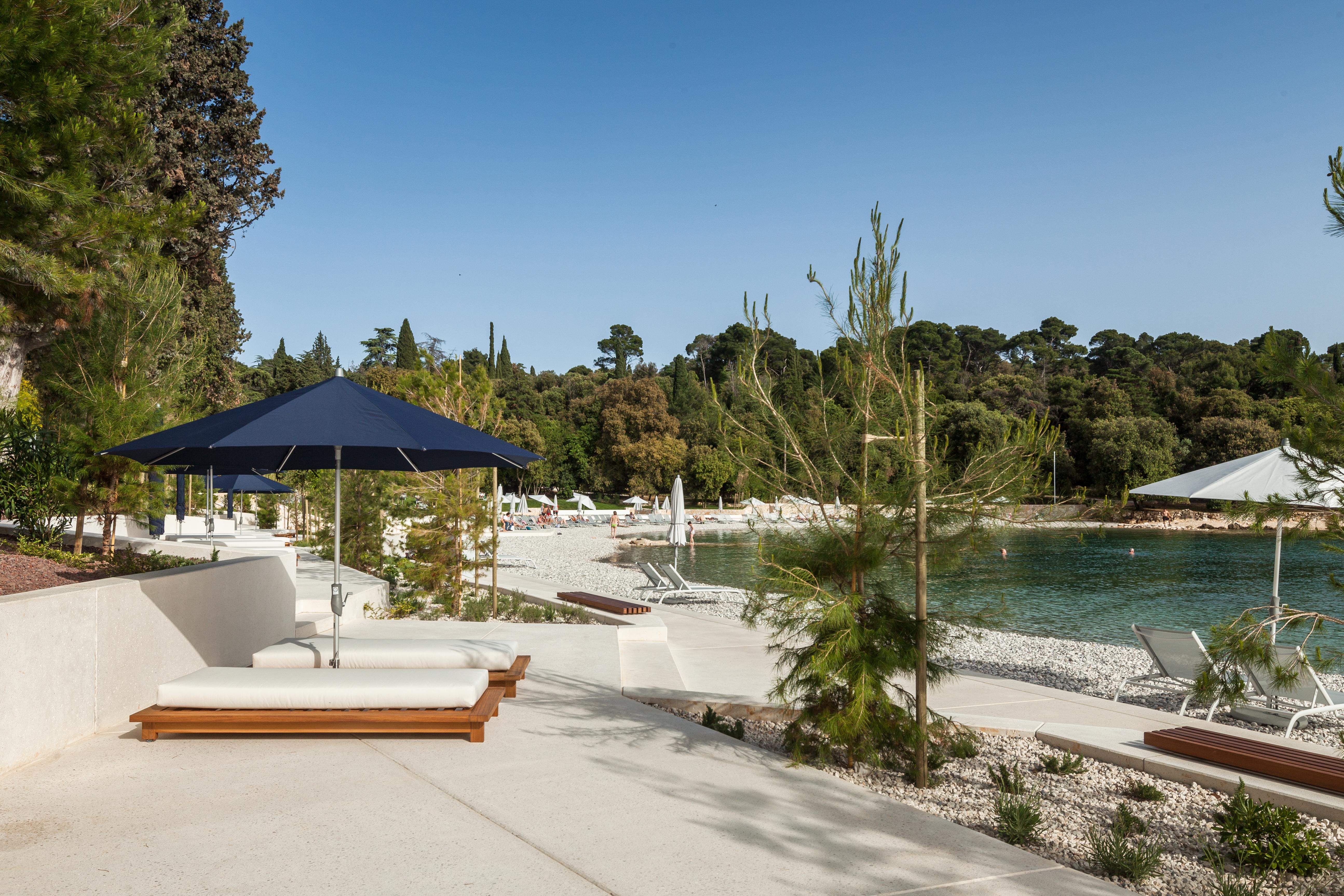 Lone Hotel By Maistra Collection Rovinj Bagian luar foto Beach at the hotel