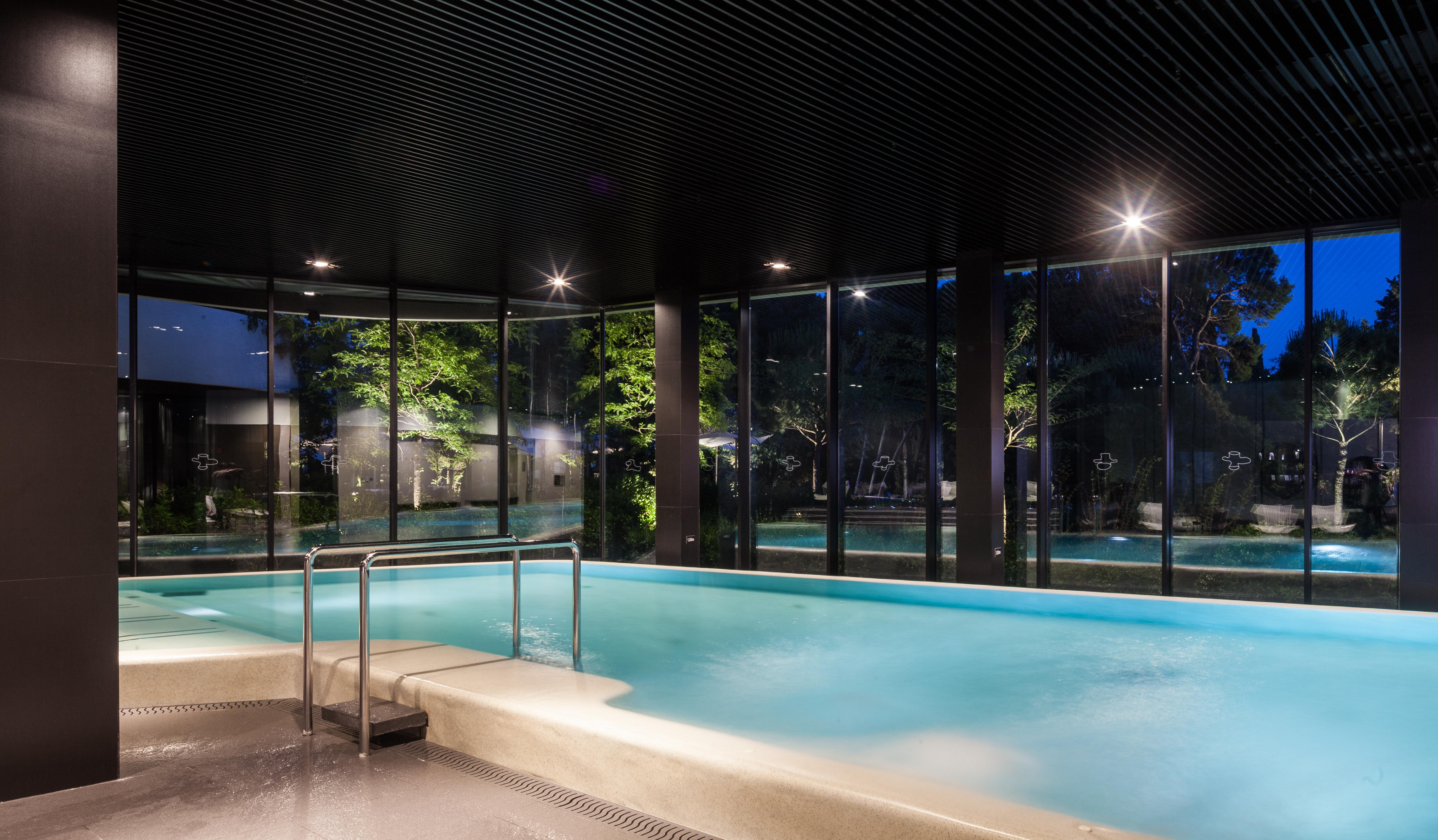 Lone Hotel By Maistra Collection Rovinj Bagian luar foto The swimming pool at the hotel