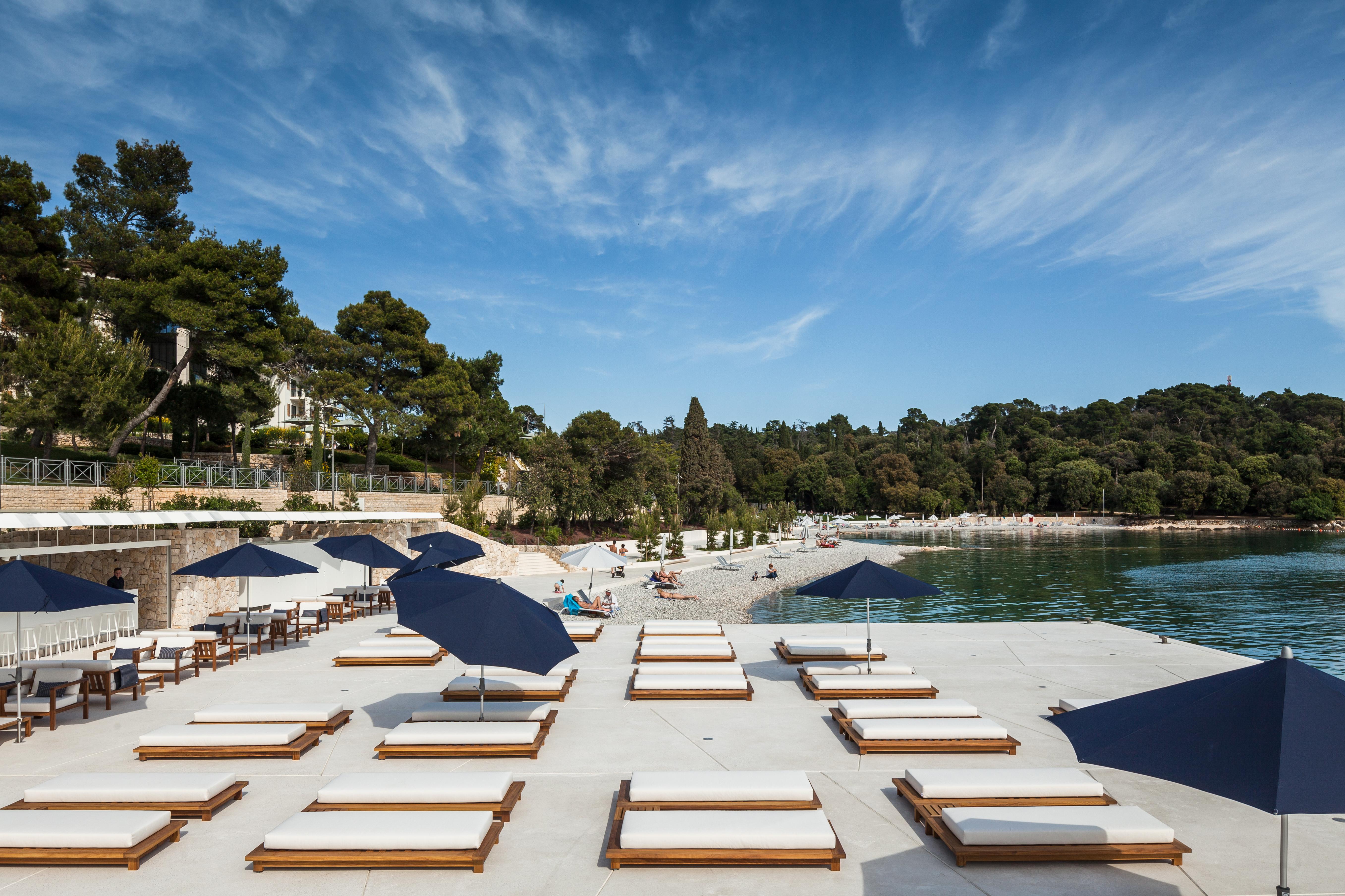 Lone Hotel By Maistra Collection Rovinj Bagian luar foto The beach at the Capella