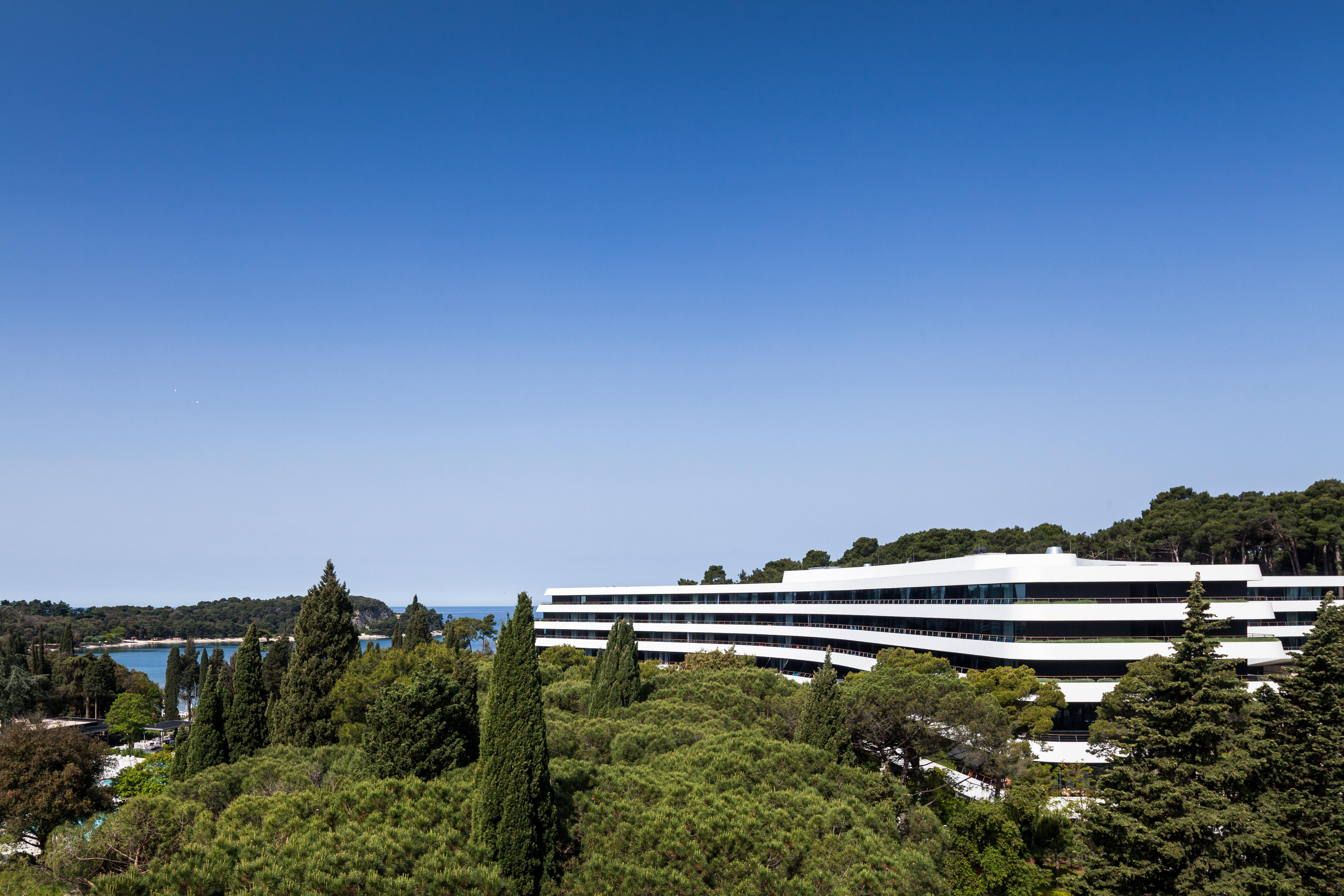 Lone Hotel By Maistra Collection Rovinj Bagian luar foto The campus of the University of Patras