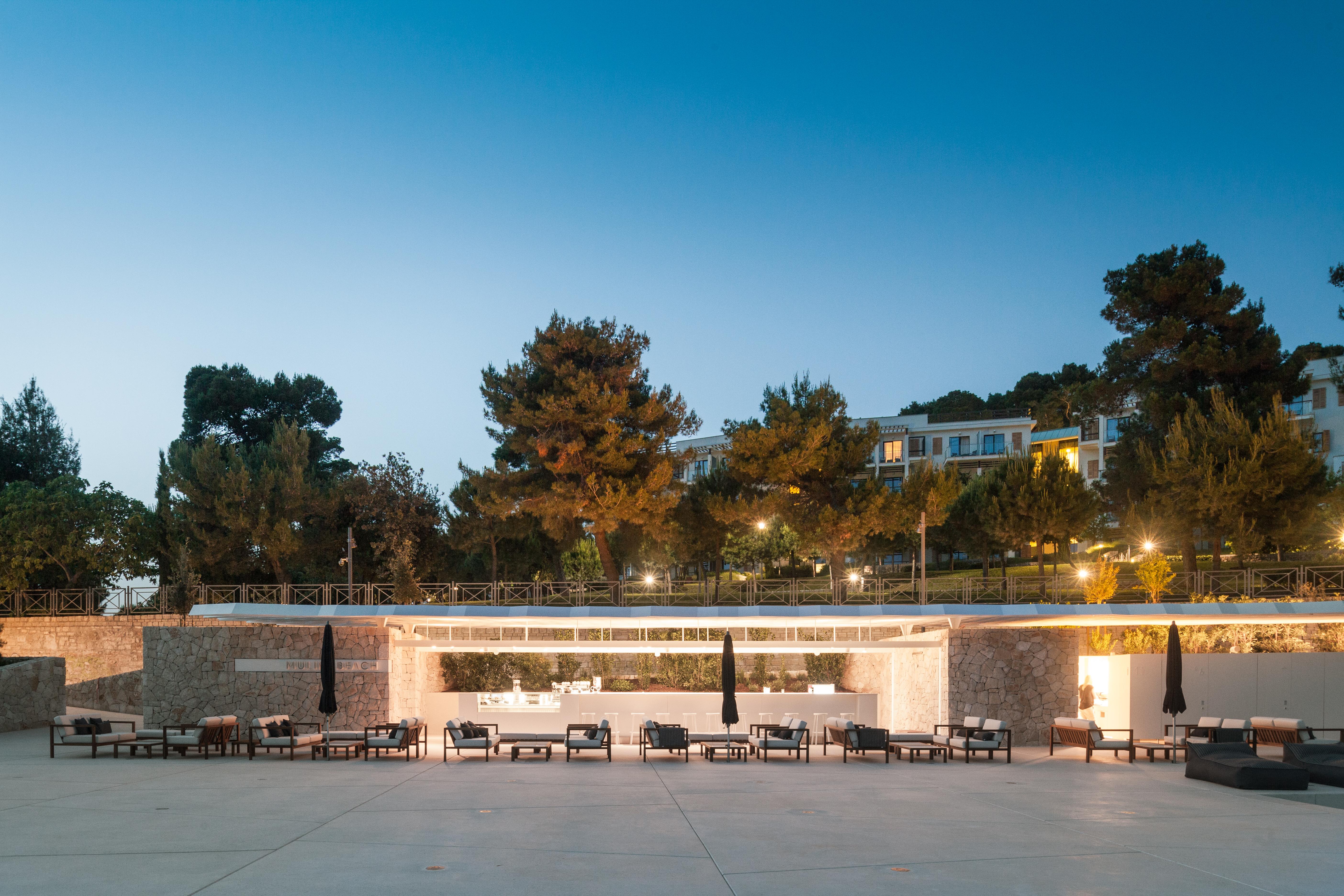 Lone Hotel By Maistra Collection Rovinj Bagian luar foto The restaurant at the hotel