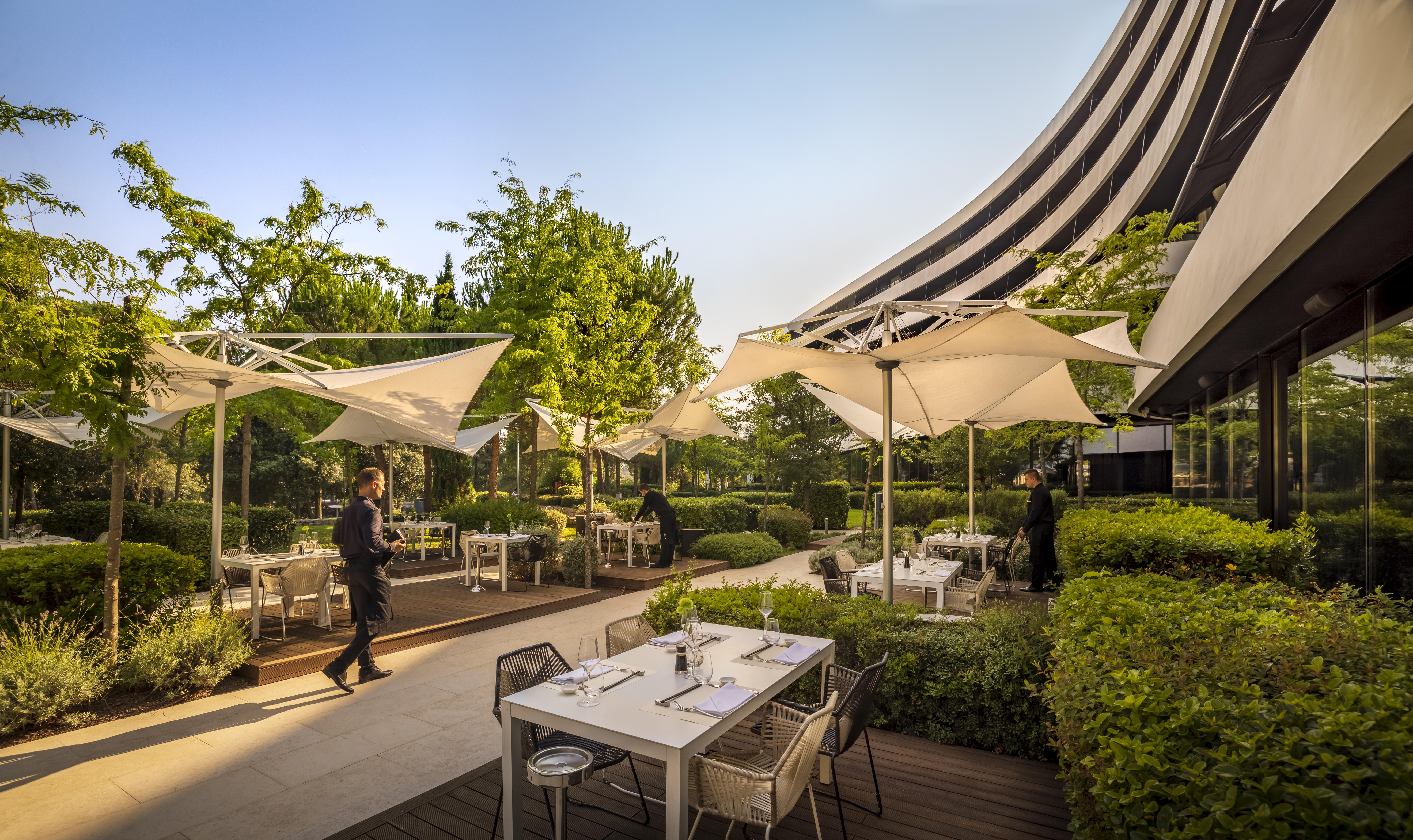 Lone Hotel By Maistra Collection Rovinj Bagian luar foto The restaurant's terrace